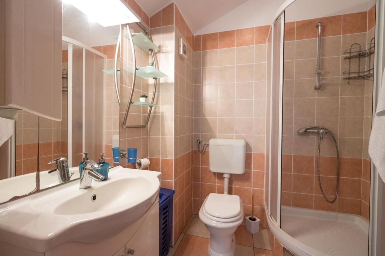 Apartman Nena Turanj Esterno foto
