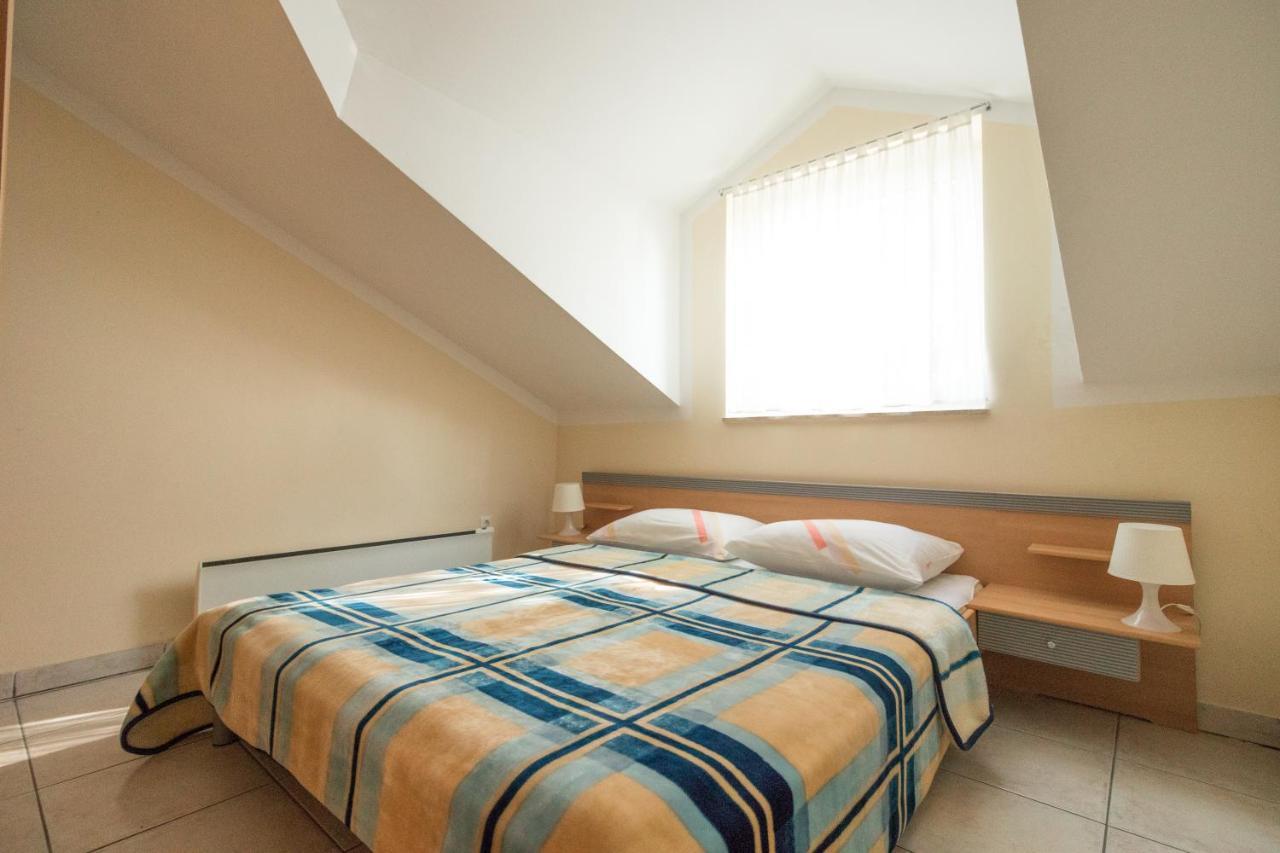 Apartman Nena Turanj Esterno foto