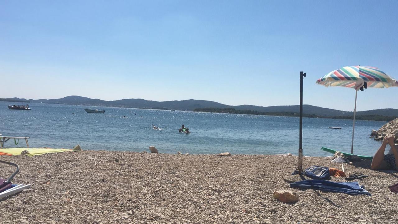 Apartman Nena Turanj Esterno foto