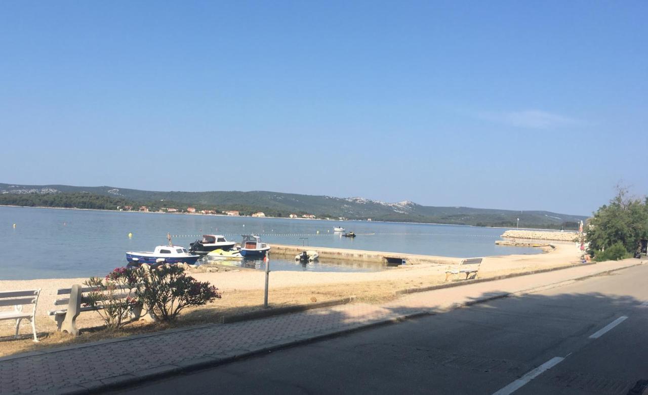 Apartman Nena Turanj Esterno foto