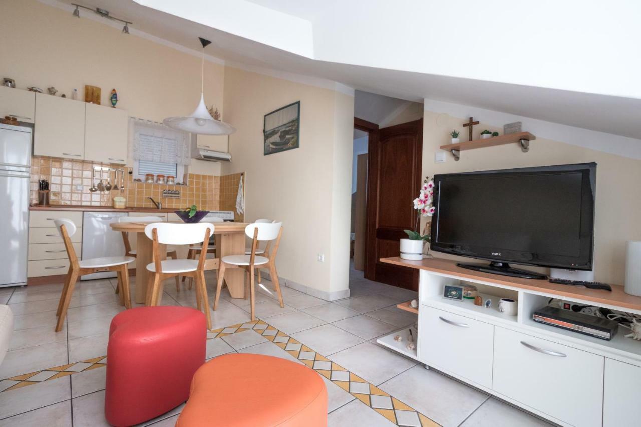 Apartman Nena Turanj Esterno foto