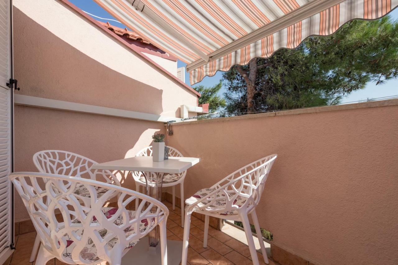 Apartman Nena Turanj Esterno foto