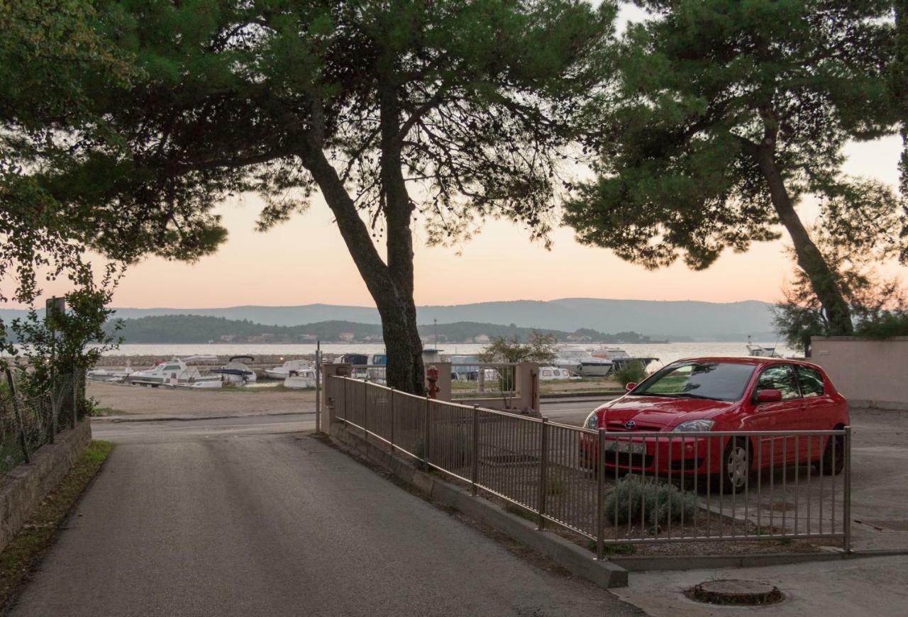 Apartman Nena Turanj Esterno foto